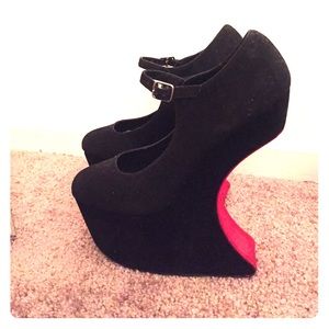 Bumper Heel-less Black velvet with red sole