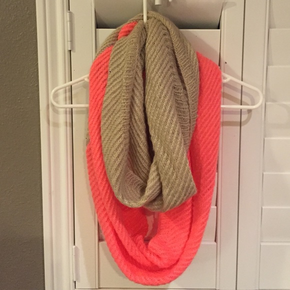 Aldo Infinity scarf - Picture 1 of 3