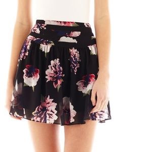 SALE✨Floral Skirt
