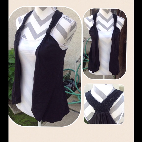 Black crochet back open vest razor back small