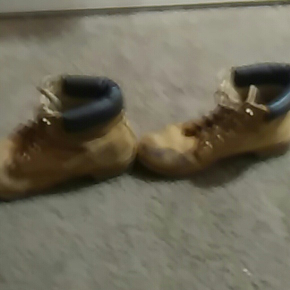 Boots - Picture 2 of 3