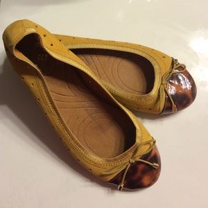 Clarks /Upper Leather.