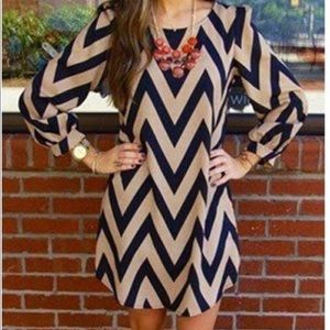 ⚡️SOLD⚡️🆕Chevron Black and Tan tunic🆕