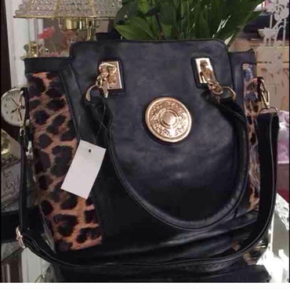 Leopard medallion pocketbook