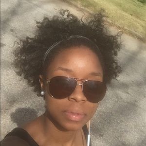 Meet your Posher, Aamira