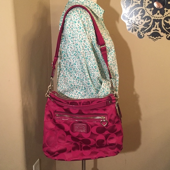 🚫🚫🚫SOLD!!!Coach Hot Pink Signature C Bag