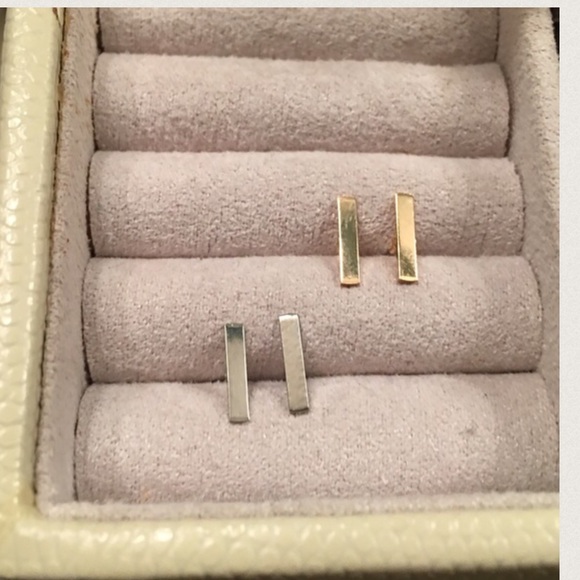New- earrings. Available in gold or silver - Picture 3 of 3