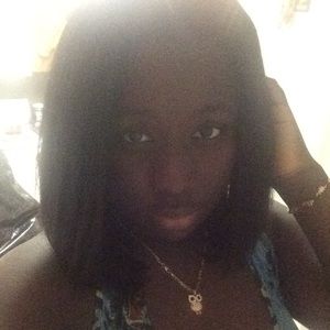 Meet your Posher, Dee