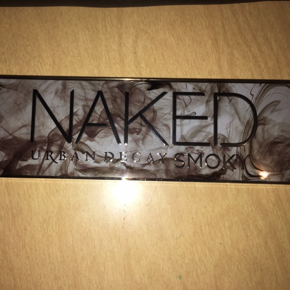 UD Naked Smokey
