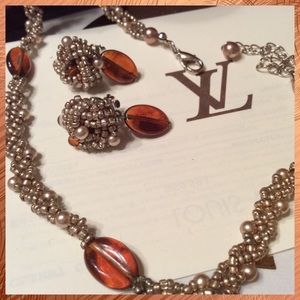 Pretty vintage beaded necklace & clip earrings