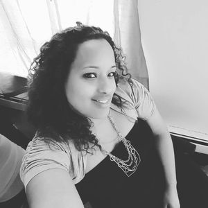 Meet your Posher, Yesenia