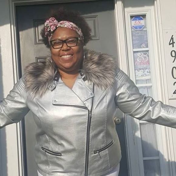 Meet your Posher, Monica - Picture 1 of 1