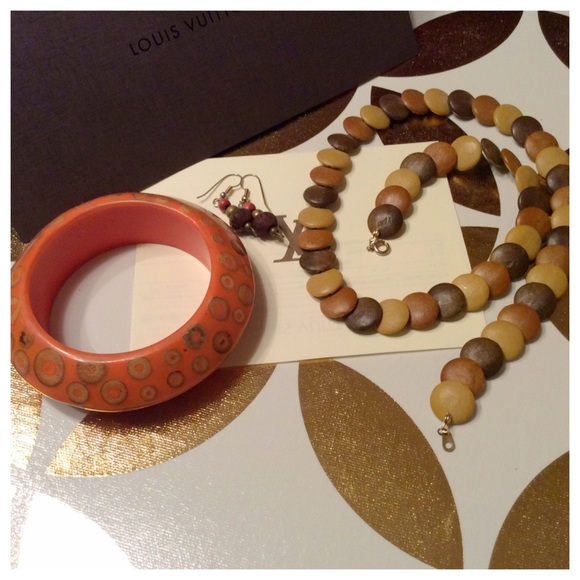 Wooden disc necklace, earrings and bracelet bundle