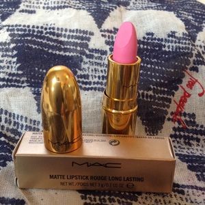 Fusion pink Mac matte lipstick