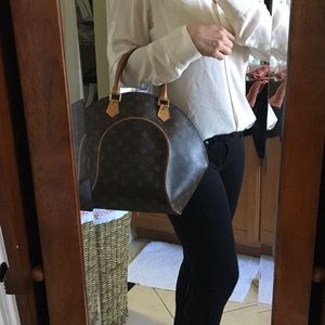 Authentic Louis Vuitton Ellipse MM