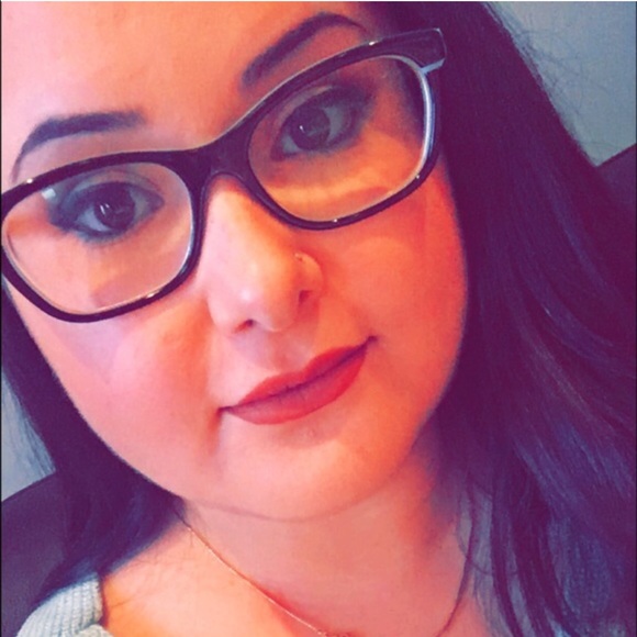 Meet your Posher, Haley - Picture 4 of 4