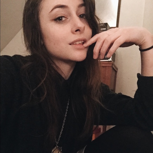 Meet your Posher, Katherine - Picture 2 of 4