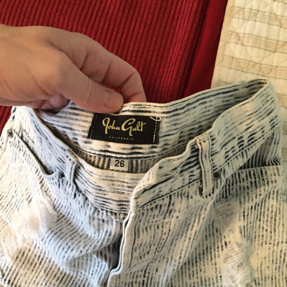 Pinstriped denim shorts - Picture 2 of 3