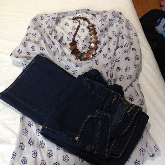 Jeans - Picture 3 of 3