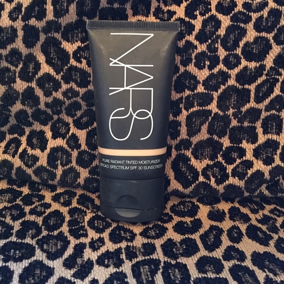 NARS Pure Radiant Tinted Moisturizer