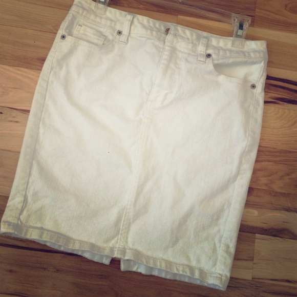 Denim pencil skirt