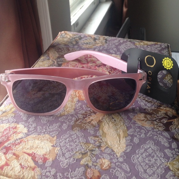 Pink sunglasses - Picture 3 of 3