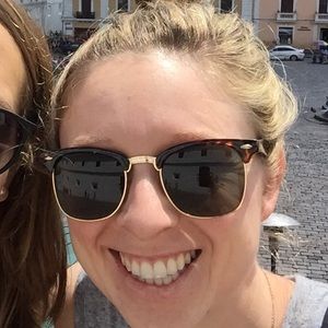 Meet your Posher, Julie