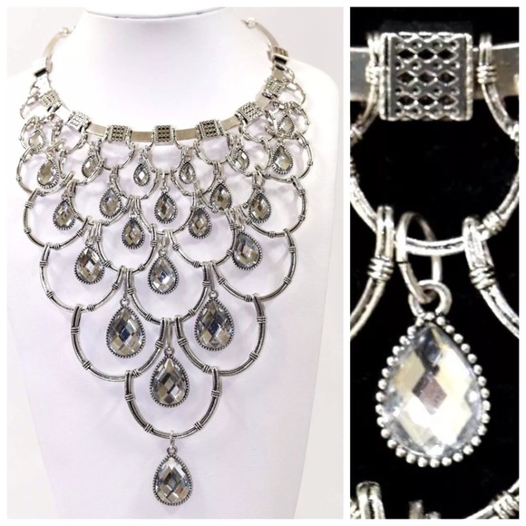 ED13 Ornate Silver Tier Crystal Statement Necklace - Picture 2 of 4