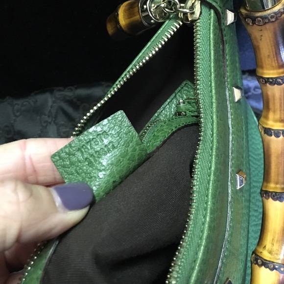 Authentic Gucci green bamboo handle handbag - Picture 3 of 4