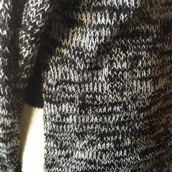 Raglan Style Striped Cropped Sweater-IMMACULATE - Picture 3 of 3