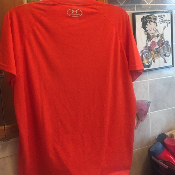 Under armour shirt - Picture 4 of 4