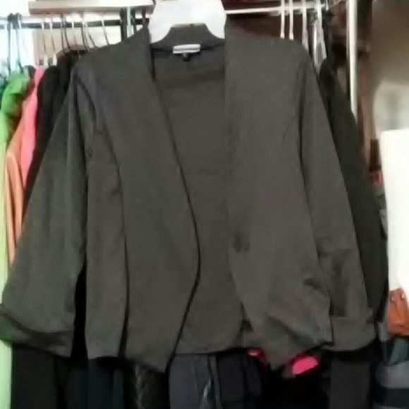 Collar Less Blazer - Picture 3 of 4