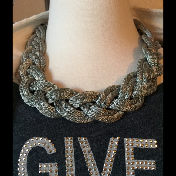 Beautiful Stainless Steel necklace & bracelet set - Picture 4 of 4