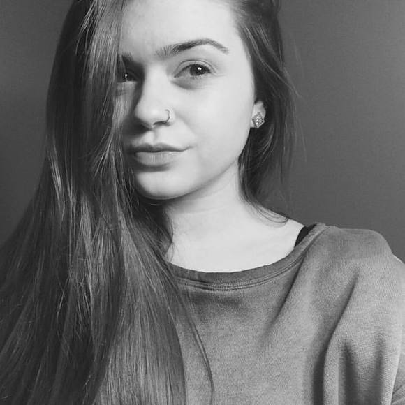 Meet your Posher, Erika - Picture 1 of 1