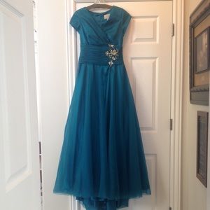 Beautifully Modest teal colored dress-worn once
