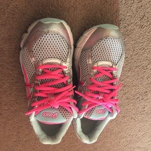 Asics Snaeaker US SIZE 7