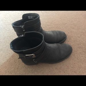 Clarks ankle booties US SIZE 7.5M