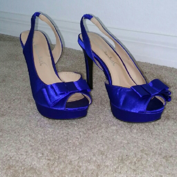 Gloria Vanderbilt Shoes - NWOT GLORIA VANDERBILT