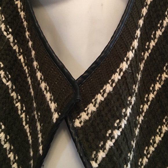 Sweater/Cardigan - Picture 2 of 4