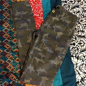 Camo skinnies