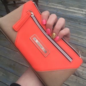NEW Kenneth Cole Wristlet