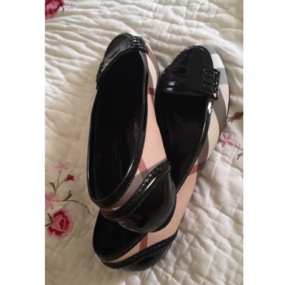 Burberry flats
