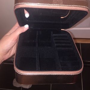 Jewelry travel holder