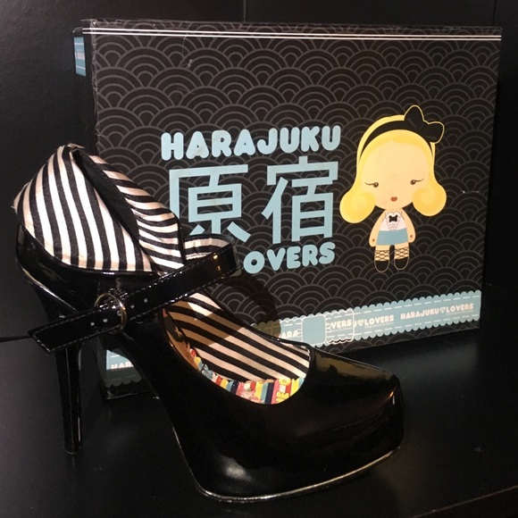 Black Patent Mary-Jane pump with striped collar