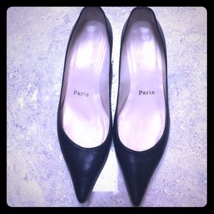 Black leather shoes 👠