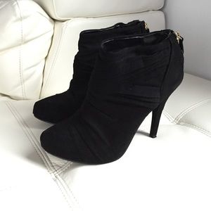 Guess black bootie!