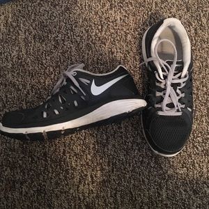 Nike Dual Fusion Sneakers