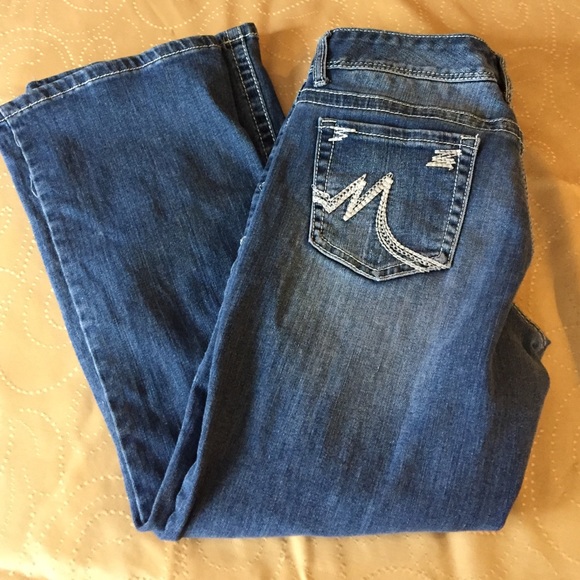 Maurices 9/10 x-short like new jeans