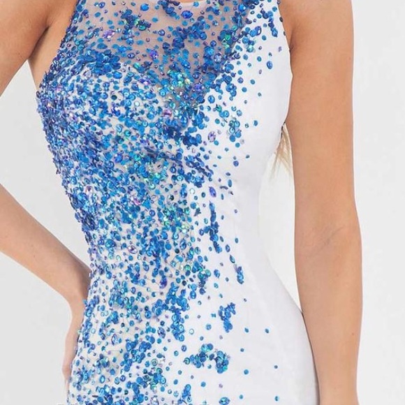 Prom dress! - Picture 2 of 8