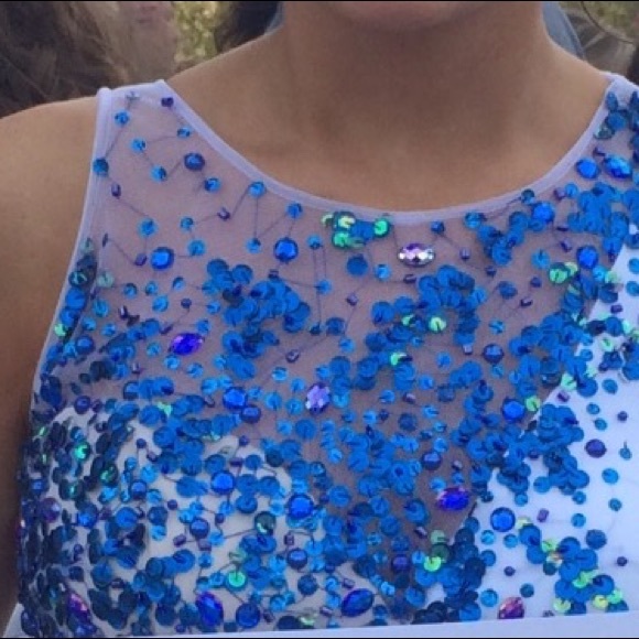 Prom dress! - Picture 5 of 8